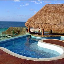 Desire Resort and Spa — - Jacuzzi