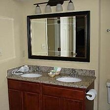 The Historic Powhatan Resort — Bathroom