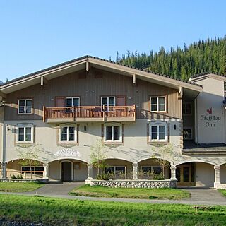 Heffley Boutique Inn — Exterior
