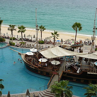 Villa del Arco Beach Resort & Spa — Pool and beachside bar