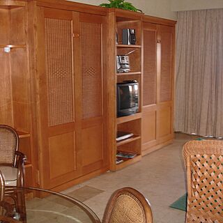 The Royal Sea Aquarium Resort — Murphy Beds