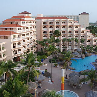 Playa Linda Beach Resort — Exterior