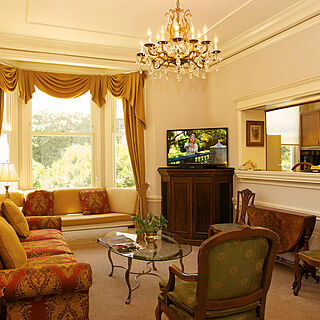 San Francisco Suites — Living Area