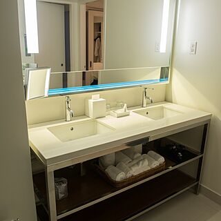 Renaissance Wind Creek Aruba - Marina Tower &mdash; Sample unit bathroom