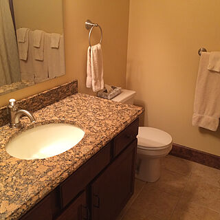 The Quarters at Lake George — Bathroom