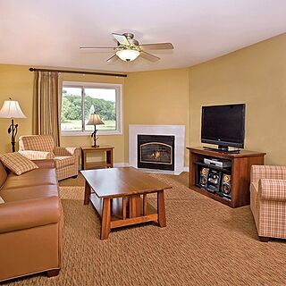 Mirror Lake & Tamarack &mdash; Living Area