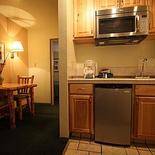 The Lodge at Lake Tahoe &mdash; Sample unit kitchenette