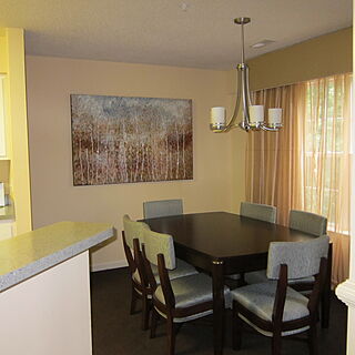 Hilton Vacation Club Greensprings Williamsburg — Sample unit dining room