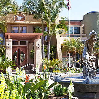 Winners Circle Resort — Exterior