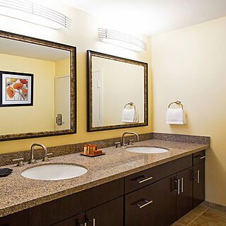 Winners Circle Resort — Bathroom