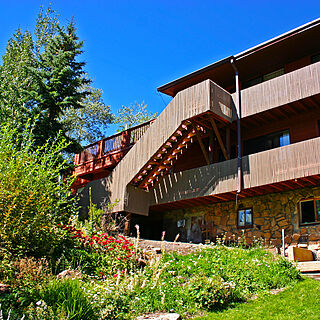 Snowmass Inn — Exterior