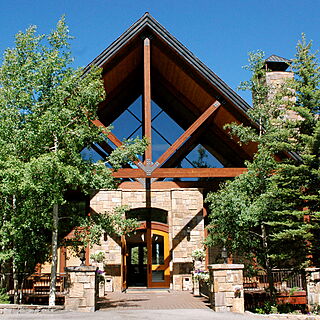 Bear Creek Lodge — Exterior
