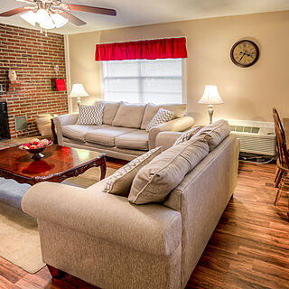 Club Chalet of Gatlinburg — - 6B Living Area