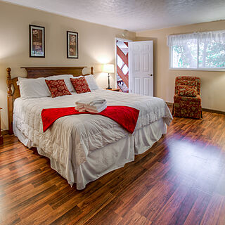 Club Chalet of Gatlinburg — - 6C Bedroom