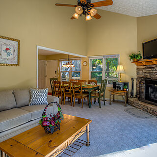 Club Chalet of Gatlinburg — - 16A Living Area