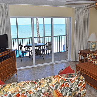 Island Towers — Living Area