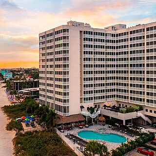 DiamondHead Beach Resort
