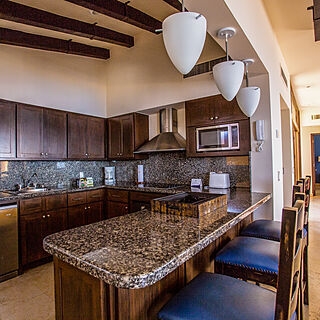 Montecristo Estates by Pueblo Bonito &mdash; Sample Kitchen & Breakfast Bar