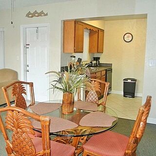 Coral Shores Resort — Dining Area