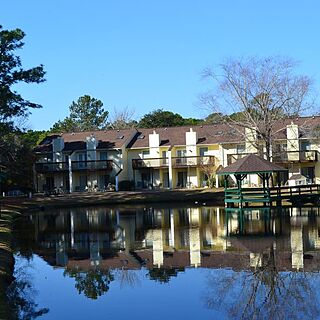 Links Golf and Racquet Club — Exterior