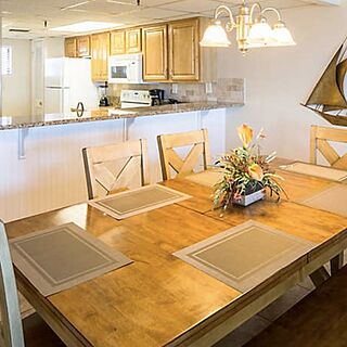 Landmark Holiday Beach Resort &mdash; Dining Area