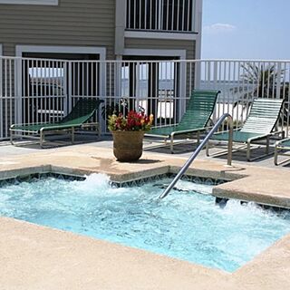 Soundside Holiday Beach Resort — Pool