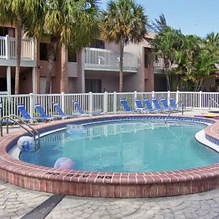 Seaside Beach Club &mdash; Pool