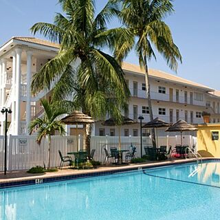 Surf Rider Resort — Pool
