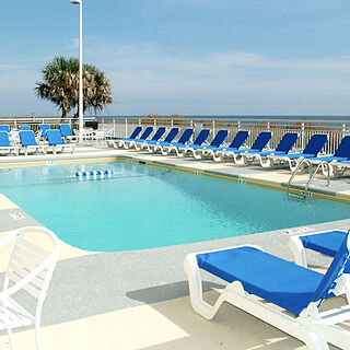 Seaside Resort &mdash; Outdoor Pool