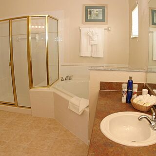 Bahama Bay Resort &mdash; Bathroom