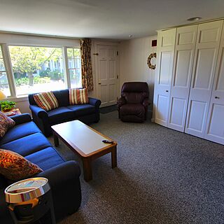 Brant Point Courtyard — Living Area