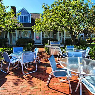 Brant Point Courtyard — Grilling Area