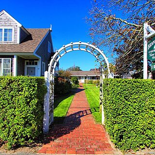 Brant Point Courtyard — Grounds