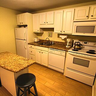 Cape Winds Resort — Kitchen