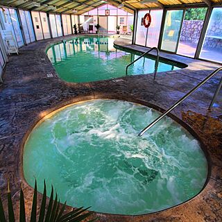 Crown Point Resort — Hot Tub