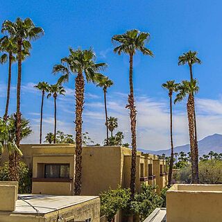 Desert Vacation Villas — Exterior