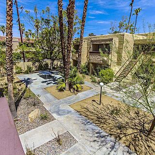 Desert Vacation Villas — Grounds
