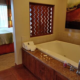 Hyatt Pinon Pointe — Jetted tub in one- and two-bedroom units