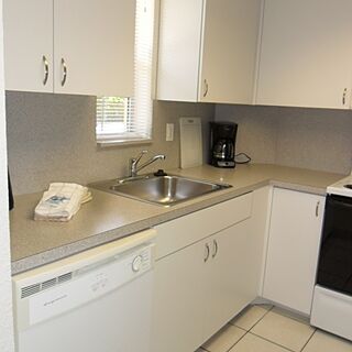 Surf Rider Resort — Kitchen