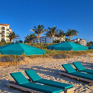 Marriott's Ocean Pointe — Beach With Loungers and Umbrellas