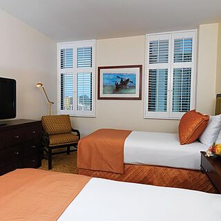 Hilton Grand Vacations at Hilton Hawaiian Village &mdash; Bedroom