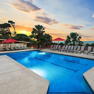 Marriott's Monarch at Sea Pines — Outdoor Lap Pool With Umbrellas and Loungers