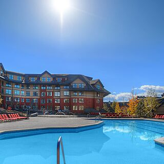 Marriott's Timber Lodge Tahoe — Outdoor Pool With Loungers