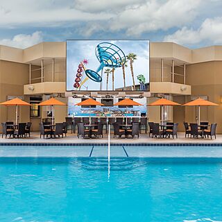 Marriott's Grand Chateau &mdash; Pool With Movie Screen