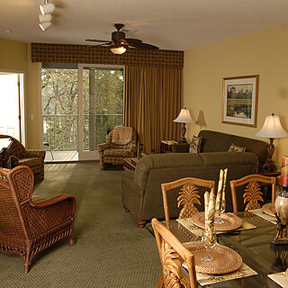 Island Links Resort — Sample Unit Living Area
