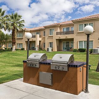 WorldMark Cathedral City &mdash; Grilling Area
