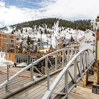 Marriott's Summit Watch — Bridge With Access to the Town Lift