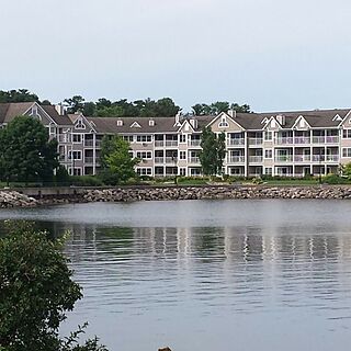 Bridgeport Resort — Exterior