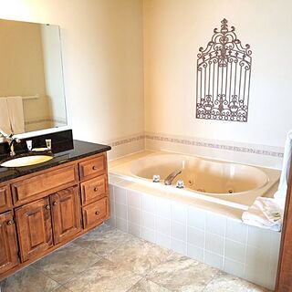 Bridgeport Resort — Bathroom