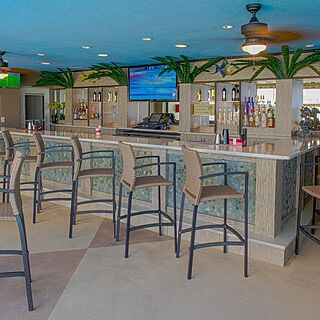 Beach Quarters Resort — Pool Bar